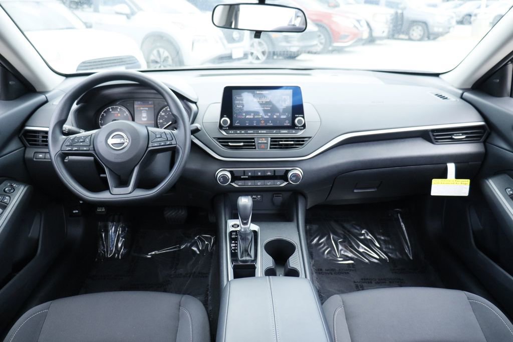 Used 2025 Nissan Altima 2.5 S FWD image 23