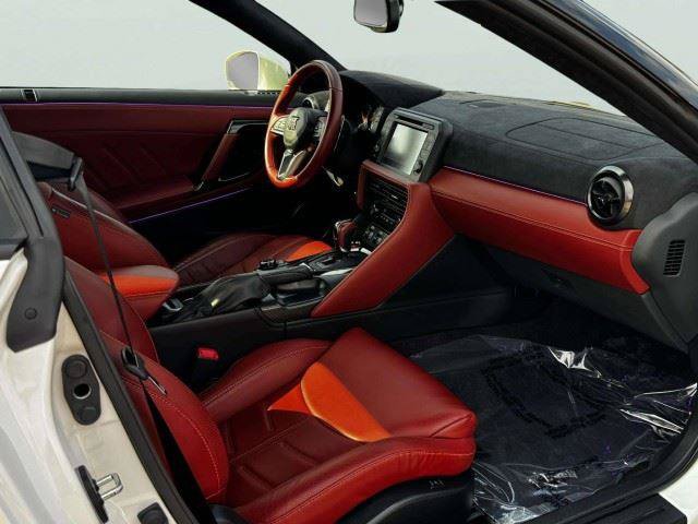 Used 2024 Nissan GT-R w/ Floor Mat Package AWD/4WD image 47