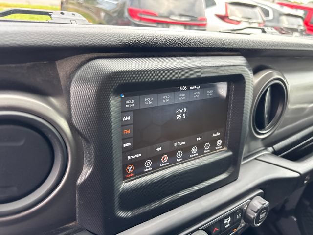 Used 2022 Jeep Wrangler Sport AWD/4WD image 19