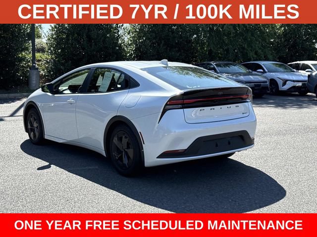 Used 2025 Toyota Prius LE FWD image 4