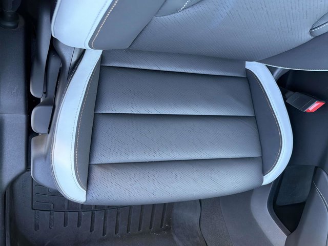 Used 2025 Buick Envision Sport Touring image 18