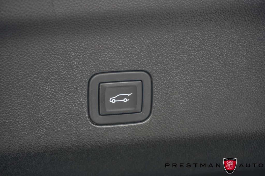 Used 2024 Chevrolet Suburban Z71 image 43