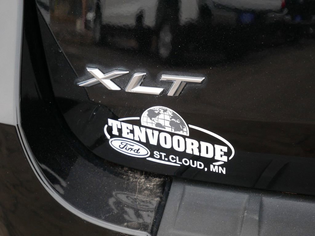 Certified 2022 Ford Explorer XLT w/ Equipment Group 202A image 8