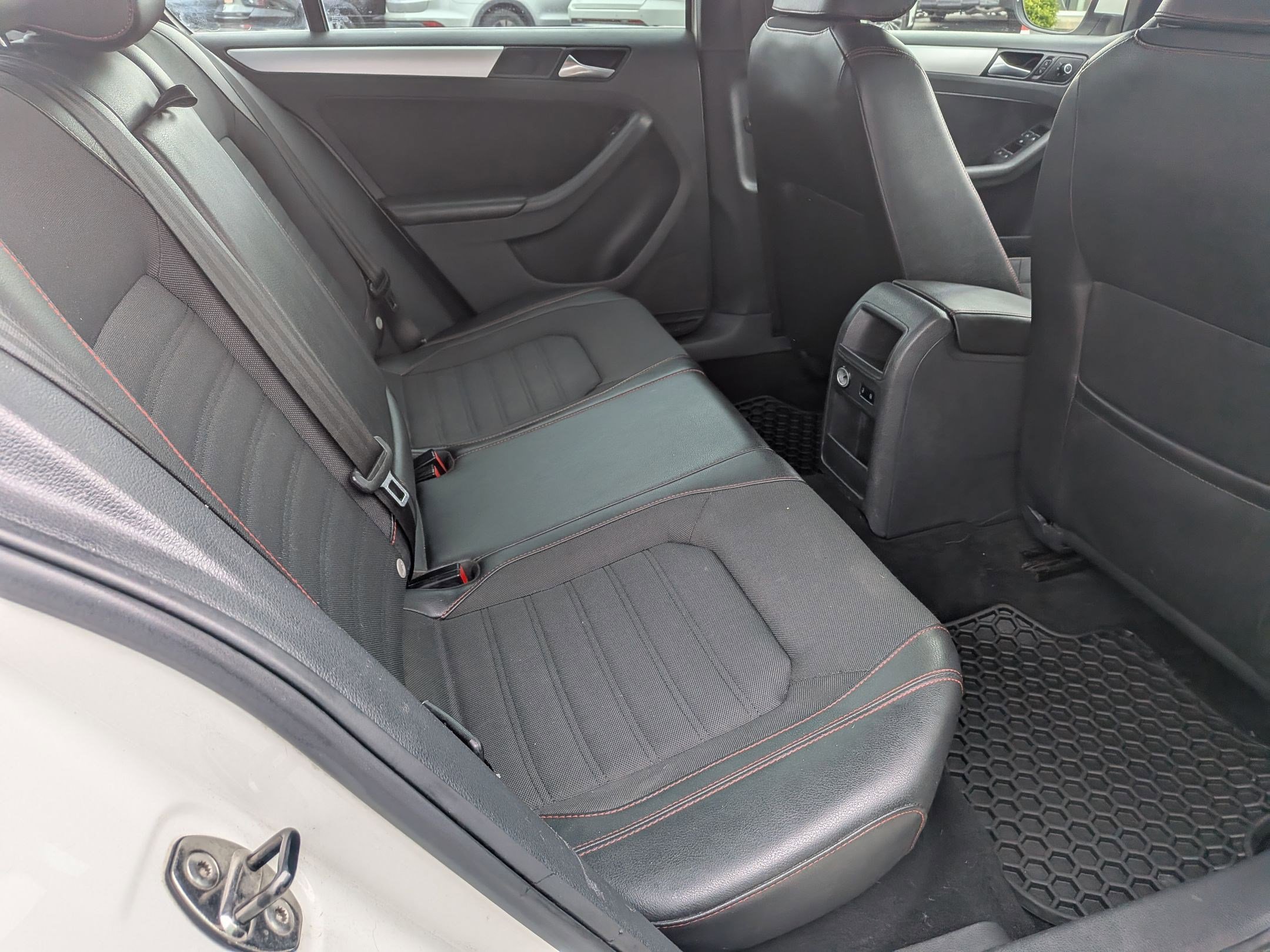 Used 2013 Volkswagen Jetta GLI image 28