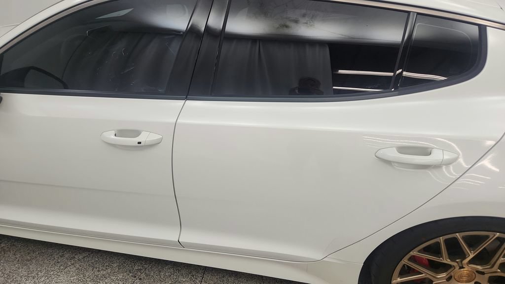 Used 2021 Kia Stinger GT1 image 27