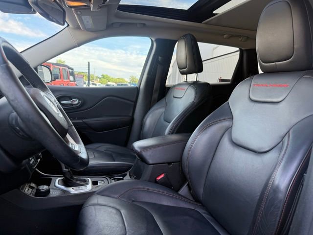 Used 2014 Jeep Cherokee Trailhawk w/ Technology Group AWD/4WD image 8