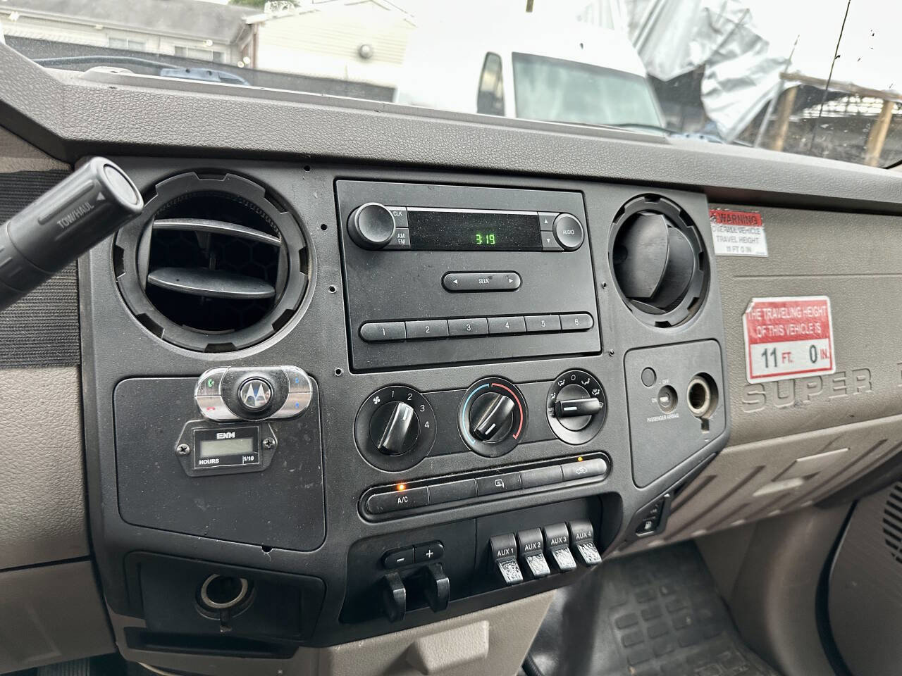 Used 2009 Ford F550 2WD Regular Cab Super Duty image 12