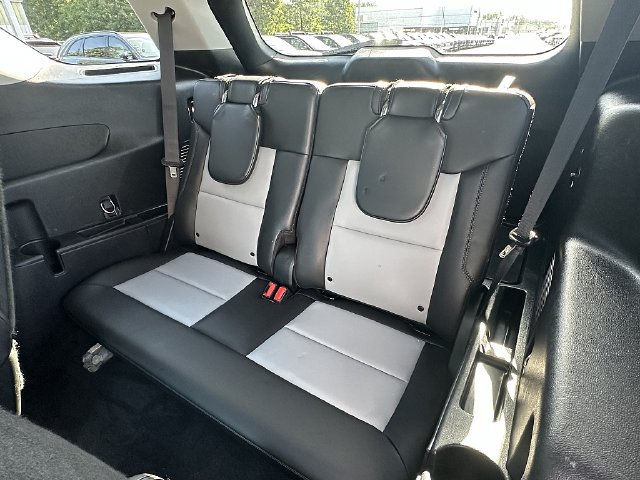 Used 2022 Ford Explorer XLT w/ Equipment Group 202A RWD image 16