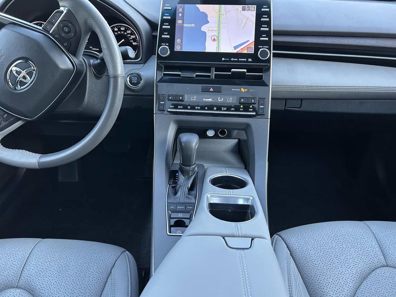 Used 2020 Toyota Avalon Limited image 6