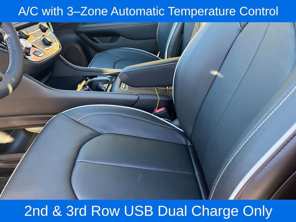 New 2026 Chrysler Pacifica Limited w/ S Appearance Package image 23