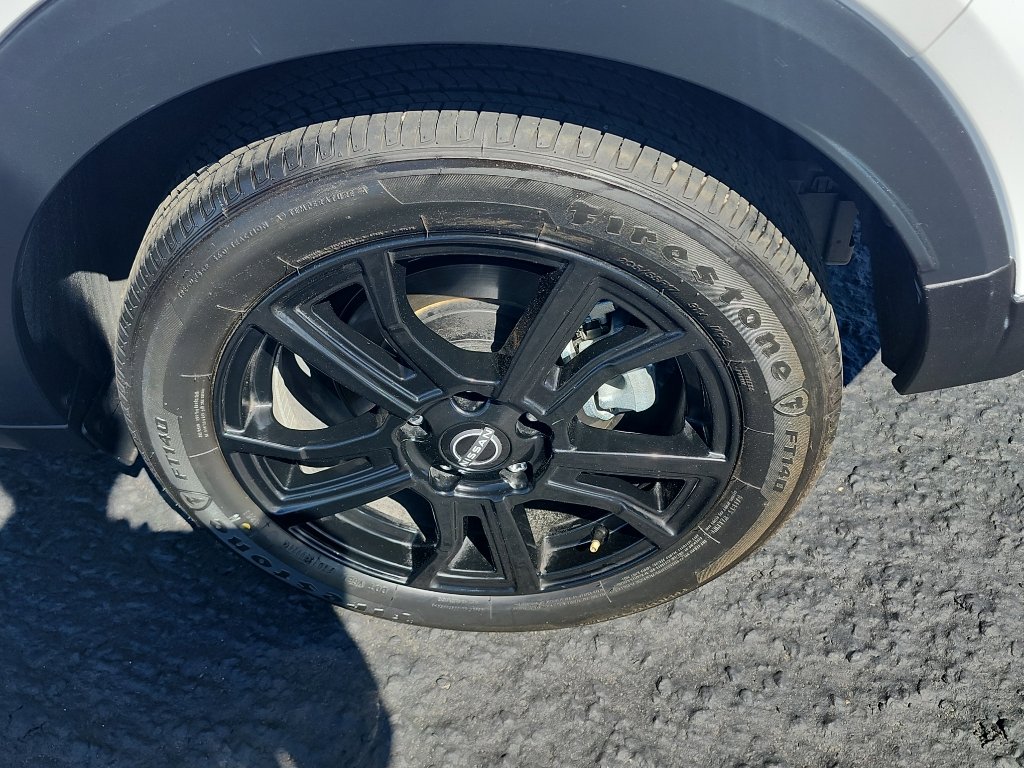 Used 2024 Nissan Kicks SR w/ SR Premium Package FWD image 11