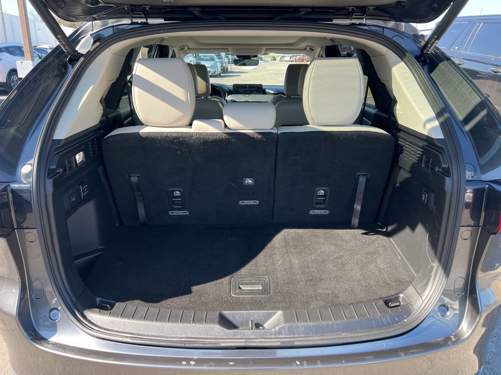 Used 2024 MAZDA CX-90 Plug-In Hybrid w/ Premium Pkg image 14