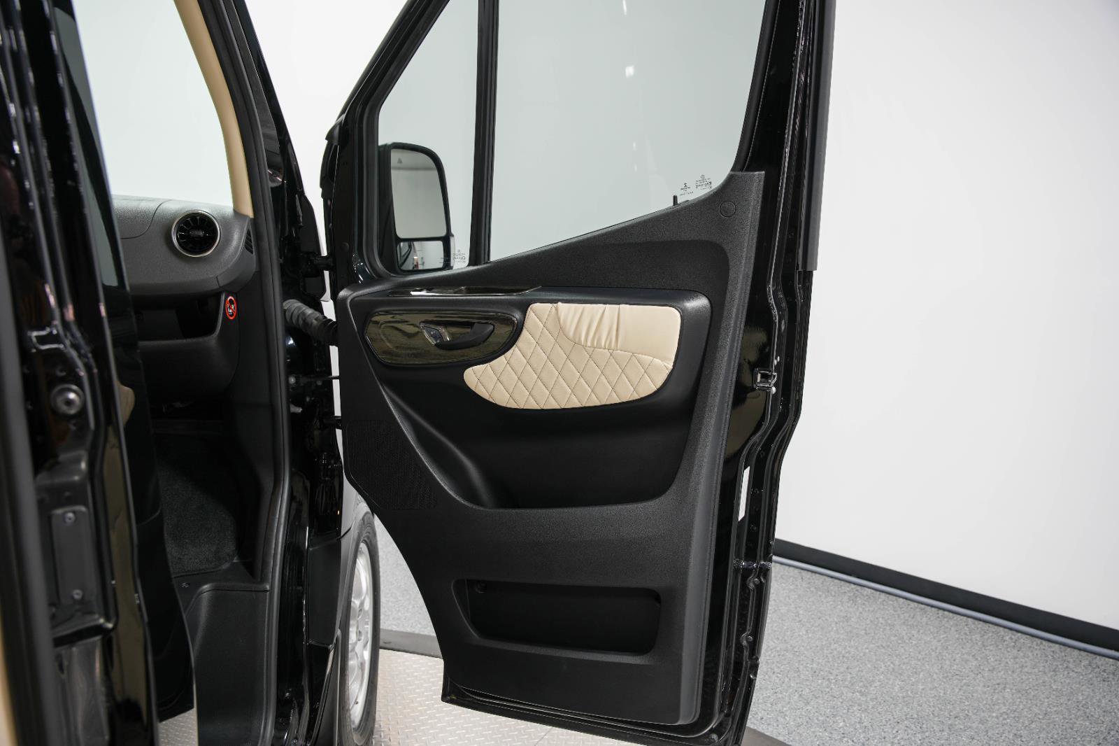 Used 2020 Mercedes-Benz Sprinter 3500 image 63