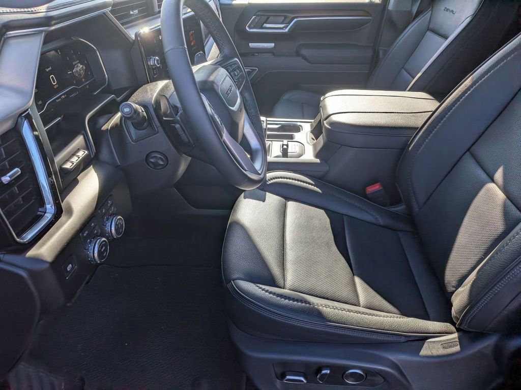Used 2025 GMC Sierra 1500 Denali w/ Technology Package AWD/4WD image 17