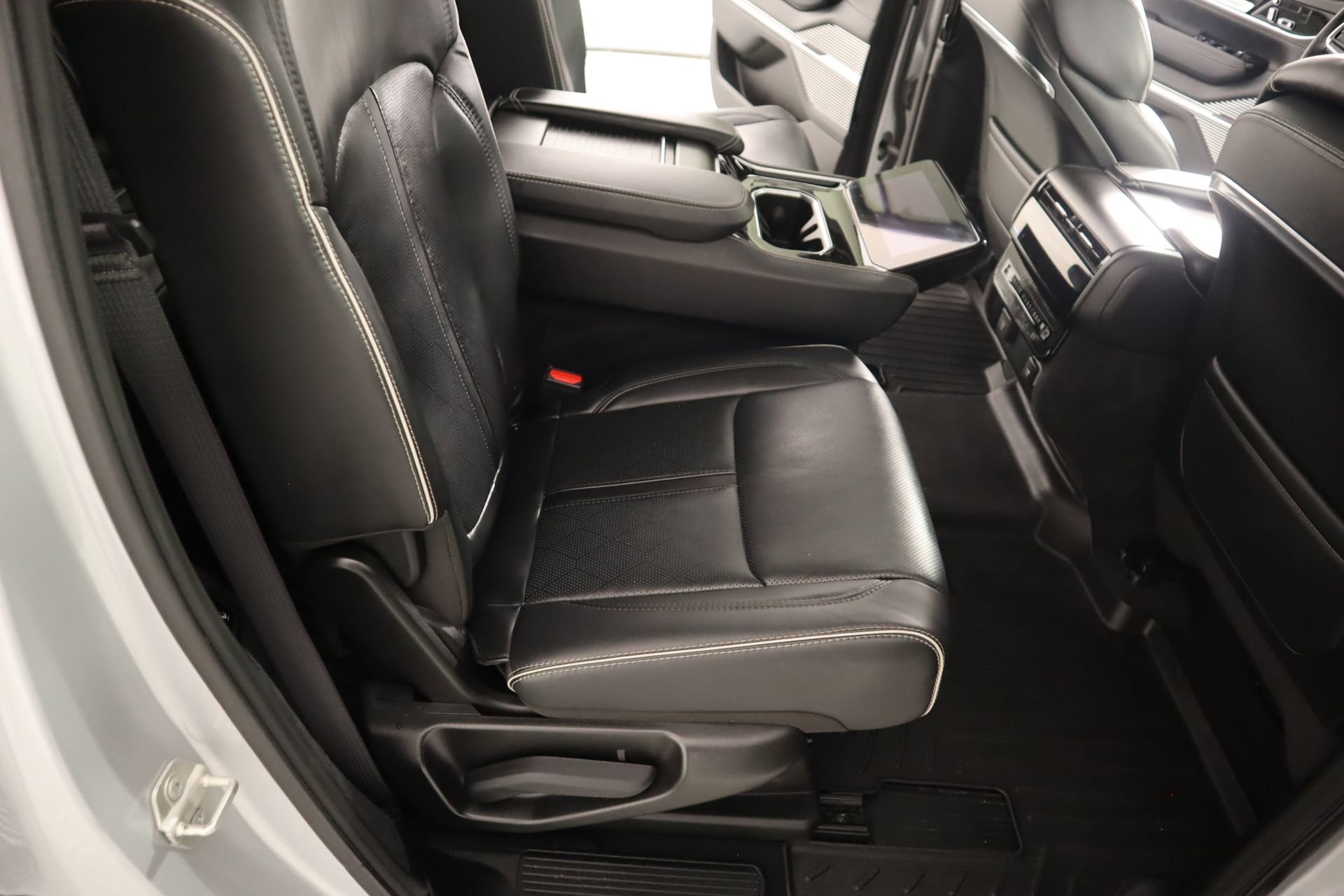 Used 2024 Jeep Grand Wagoneer Series II w/ Quick Order Packagew 28T image 16