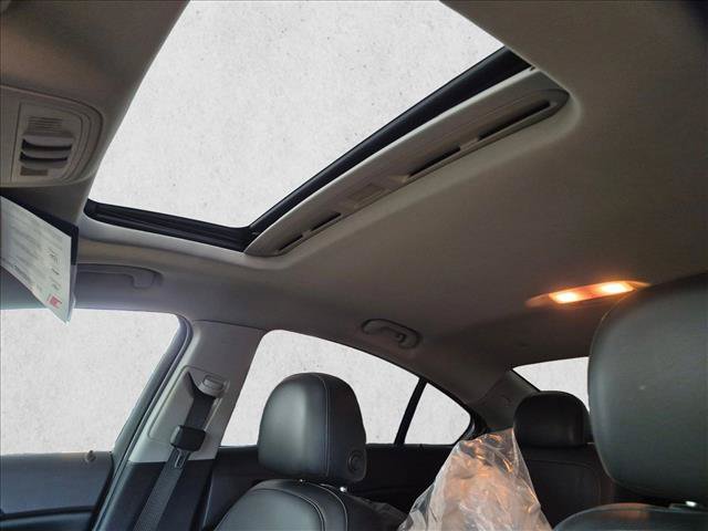 Used 2015 Buick Regal Premium w/ Experience Buick Package FWD image 16