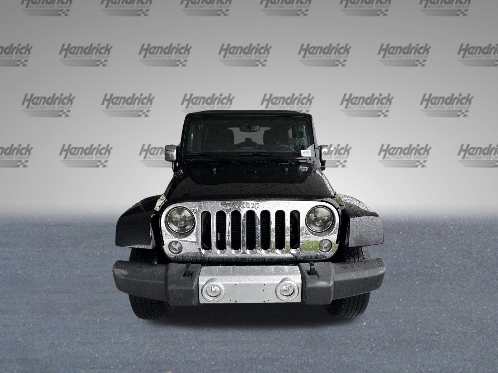 Used 2015 Jeep Wrangler Unlimited Sahara w/ Dual Top Group image 3