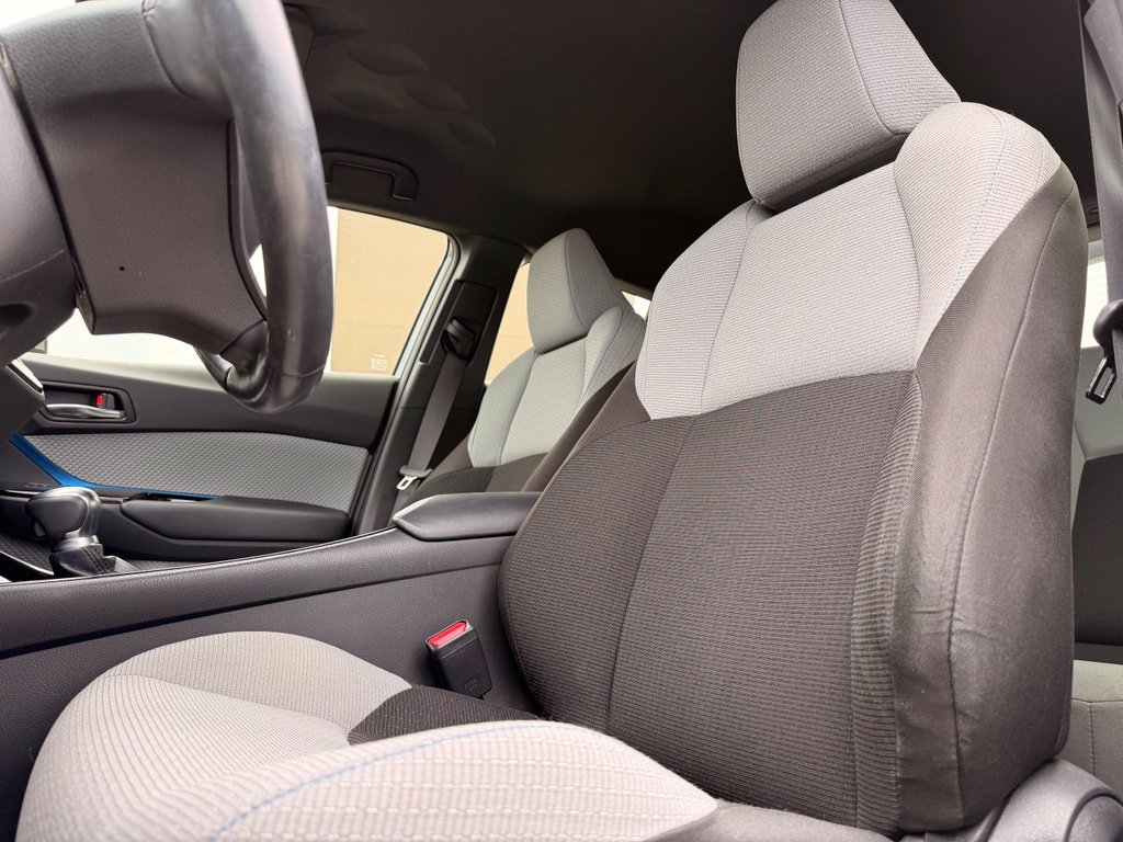 Used 2019 Toyota C-HR XLE FWD image 26