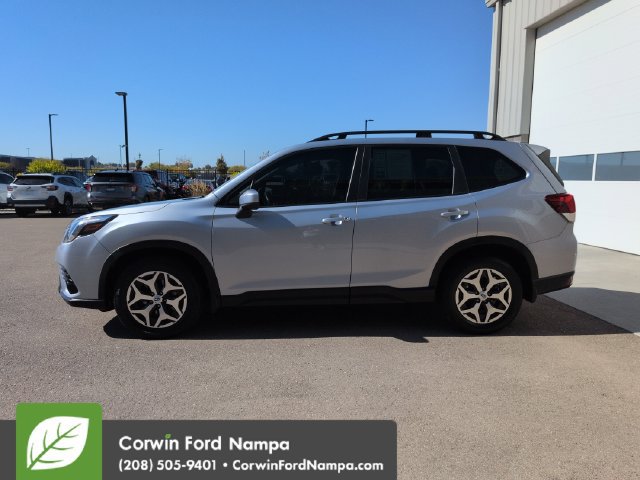 Used 2023 Subaru Forester Premium AWD/4WD image 6