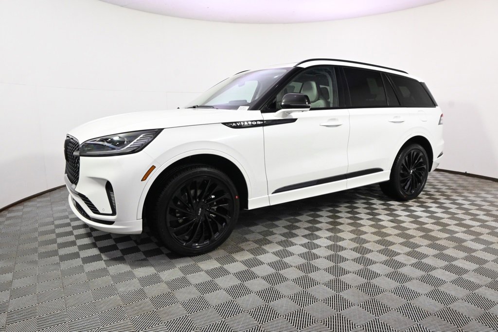 New 2026 Lincoln Aviator Reserve image 2