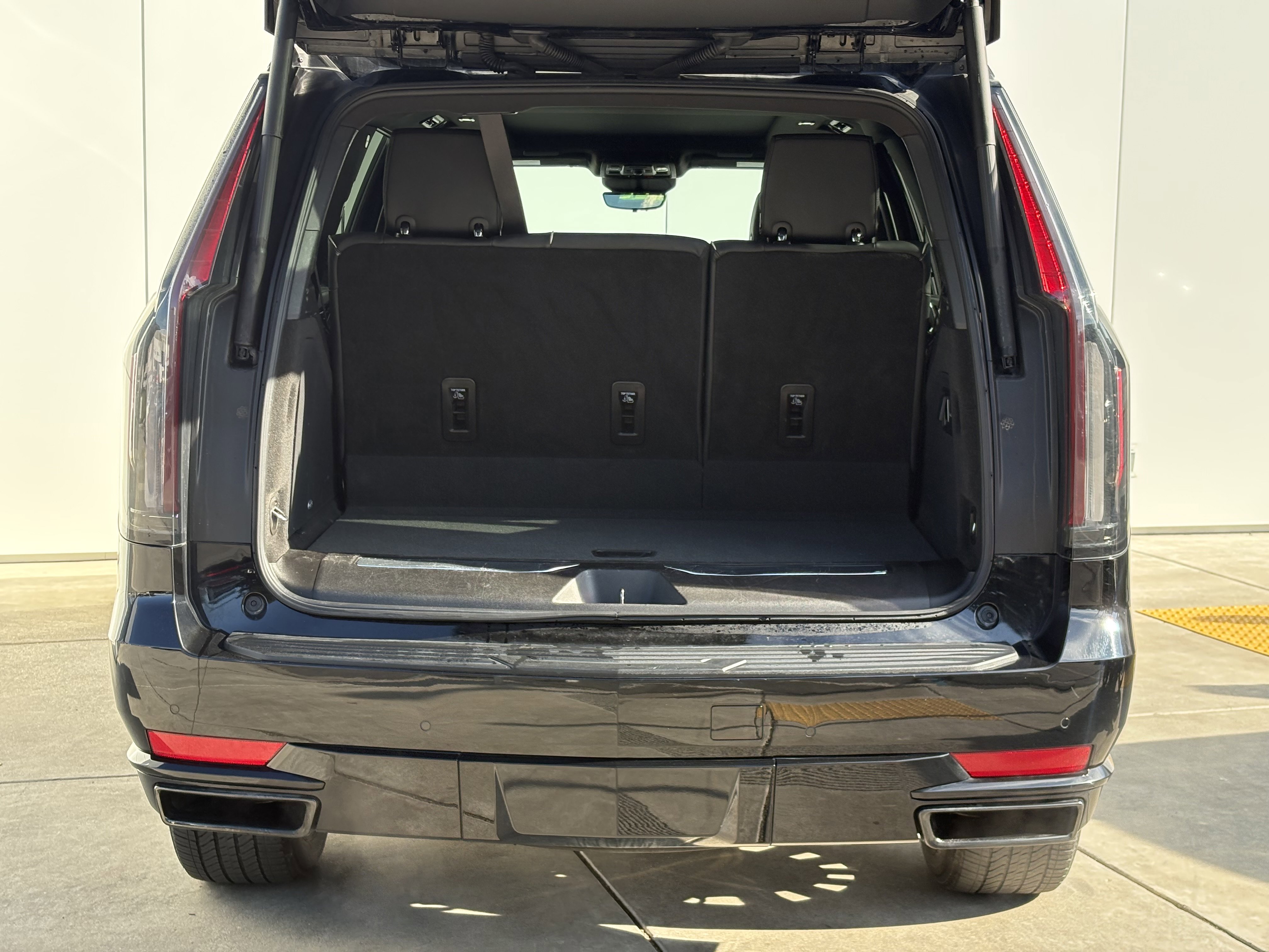 Used 2024 Cadillac Escalade Sport image 9