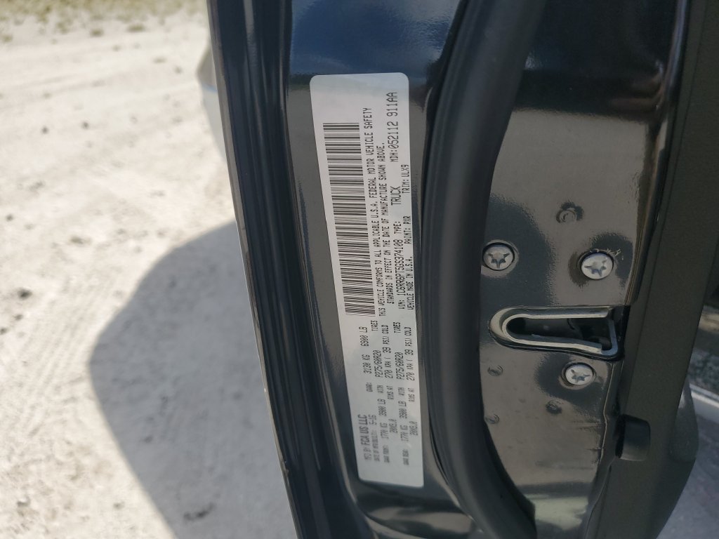 Used 2016 RAM 1500 Limited RWD image 25