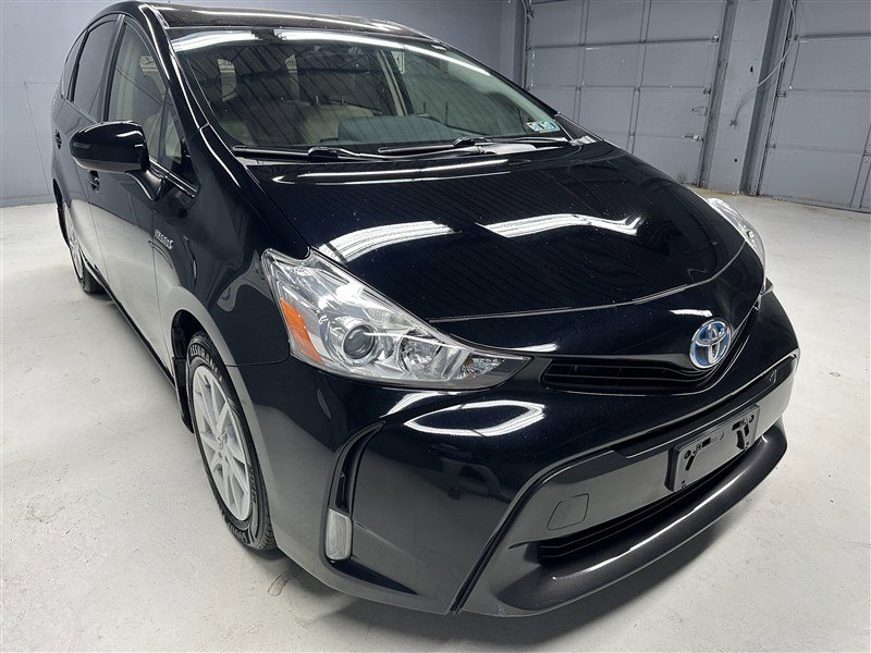 Used 2016 Toyota Prius V Four image 9