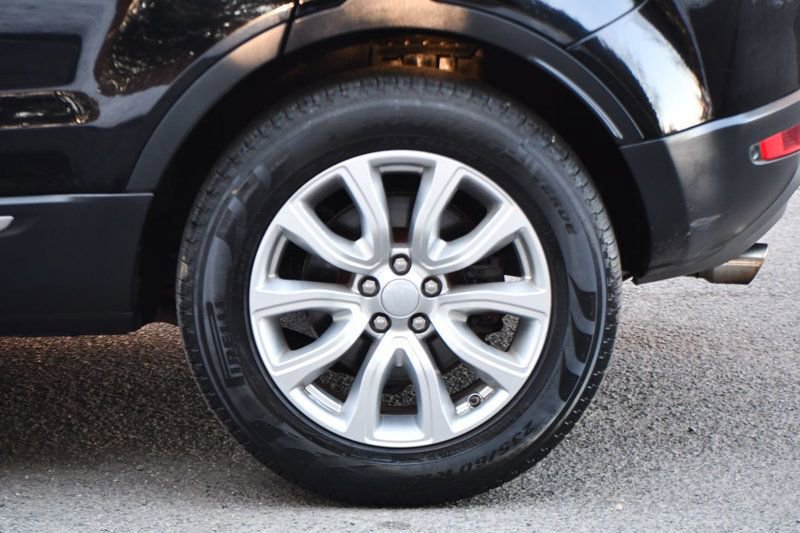 Used 2017 Land Rover Range Rover Evoque SE image 13