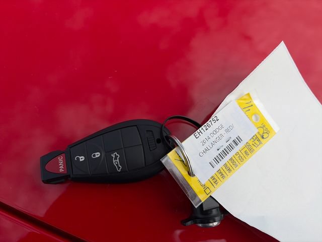 Used 2014 Dodge Challenger SXT RWD image 18