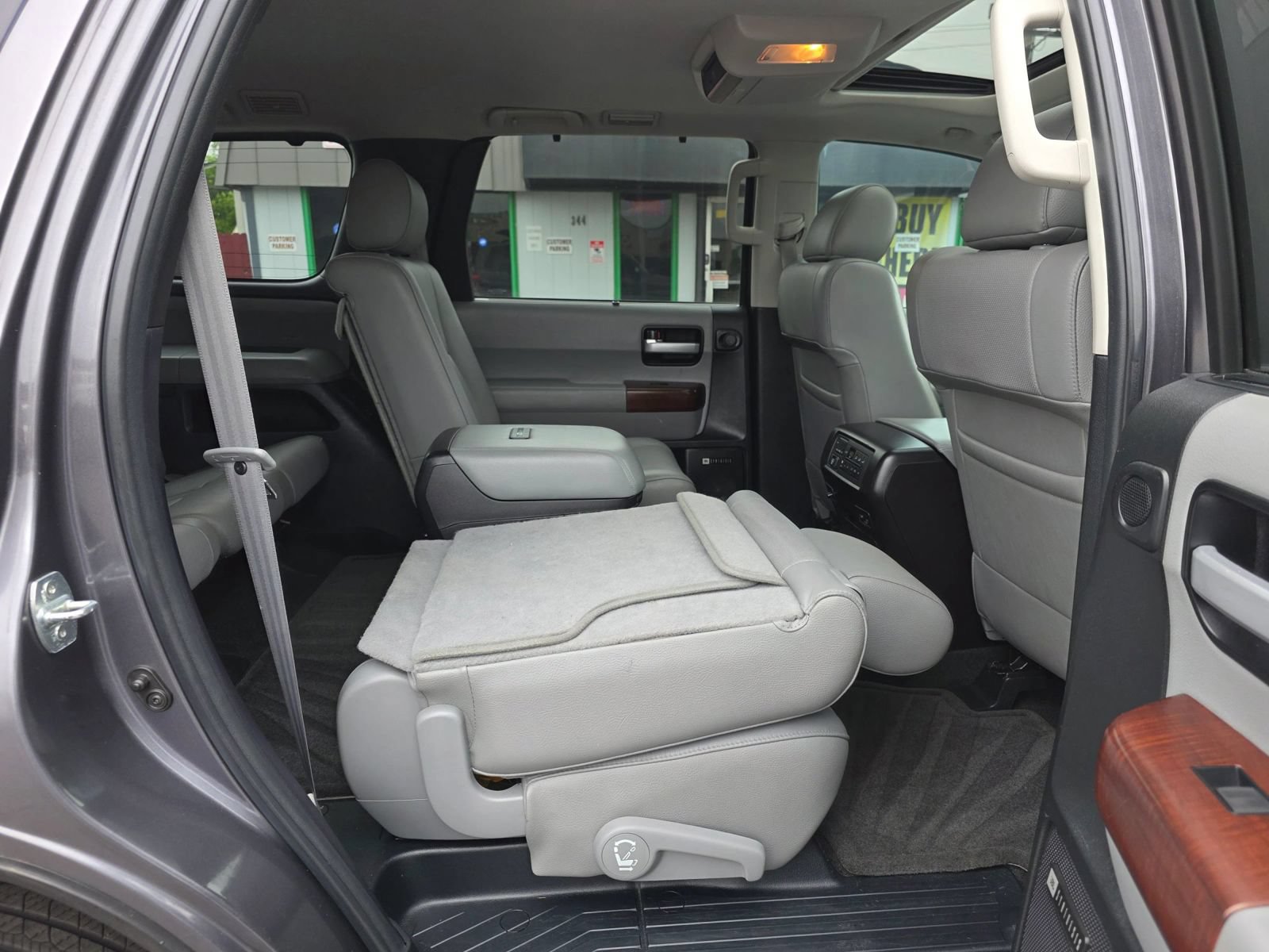 Used 2014 Toyota Sequoia Platinum AWD/4WD image 25