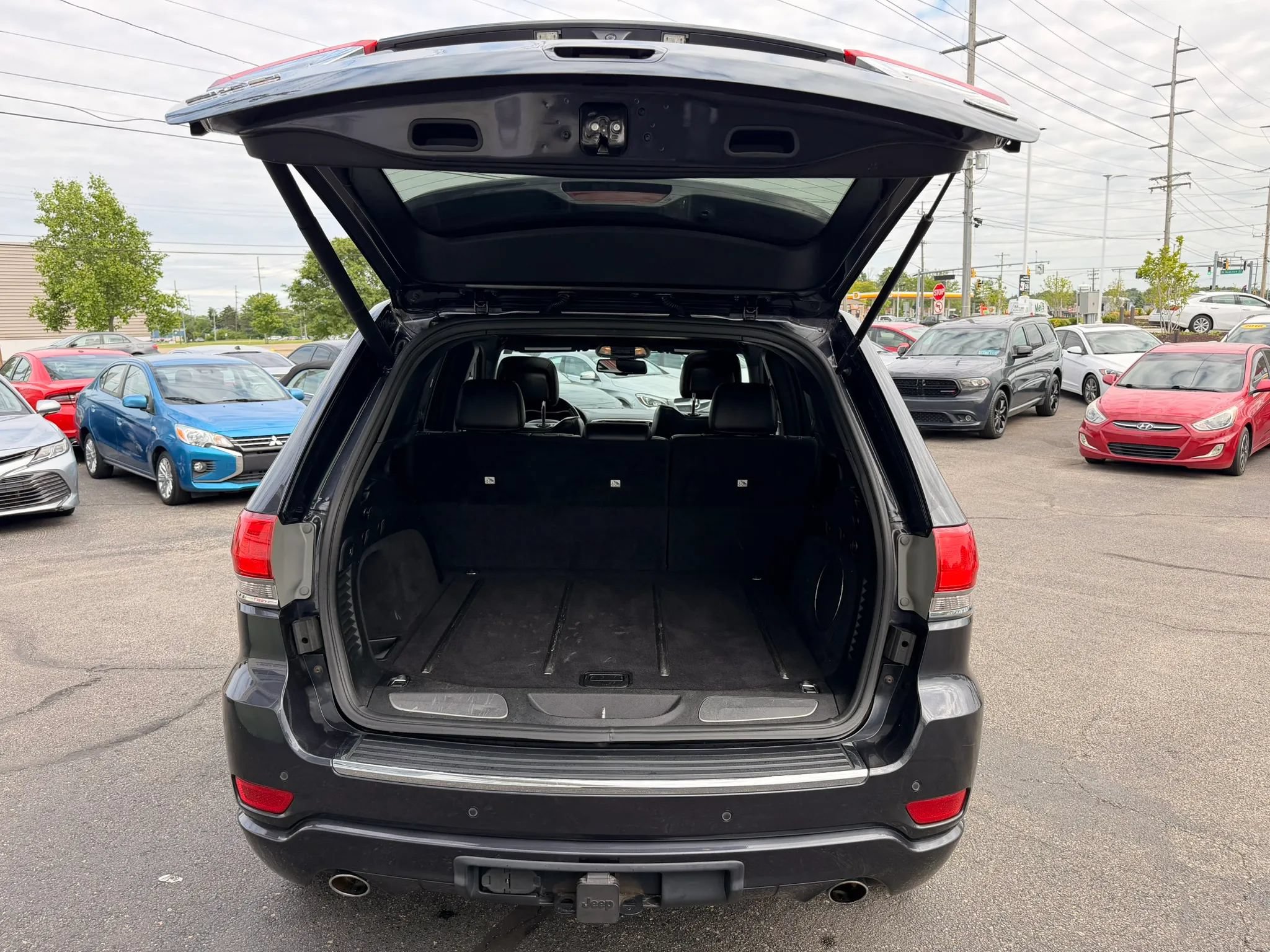 Used 2014 Jeep Grand Cherokee Overland AWD/4WD image 29
