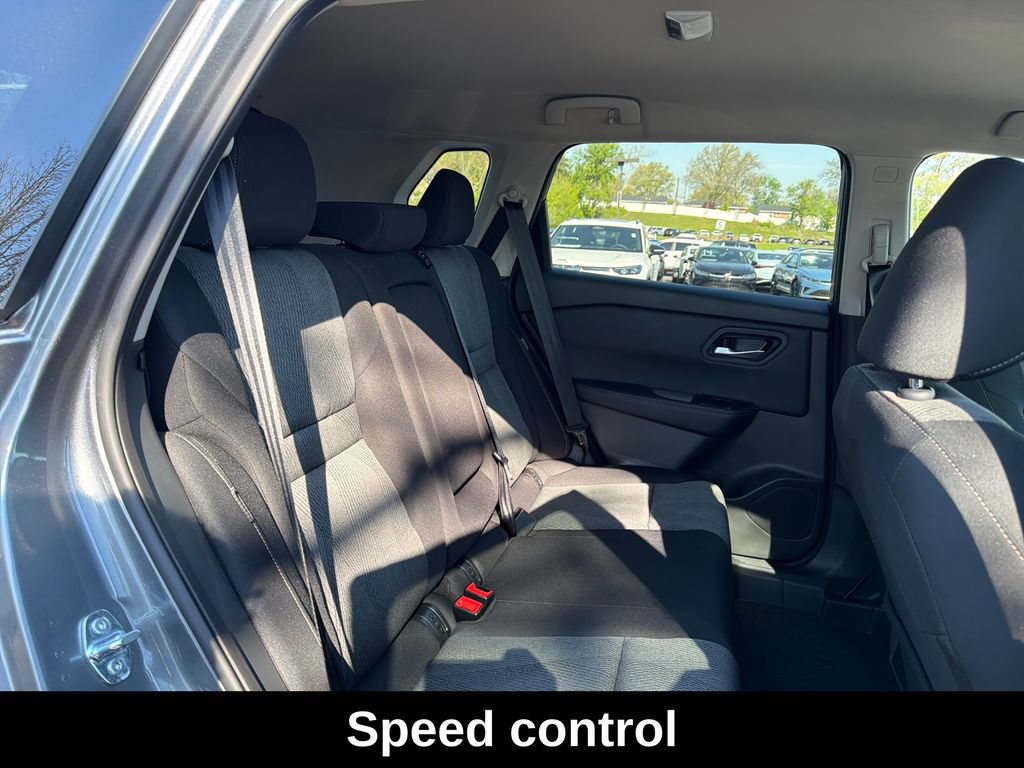 Used 2026 Nissan Rogue SV AWD/4WD image 35