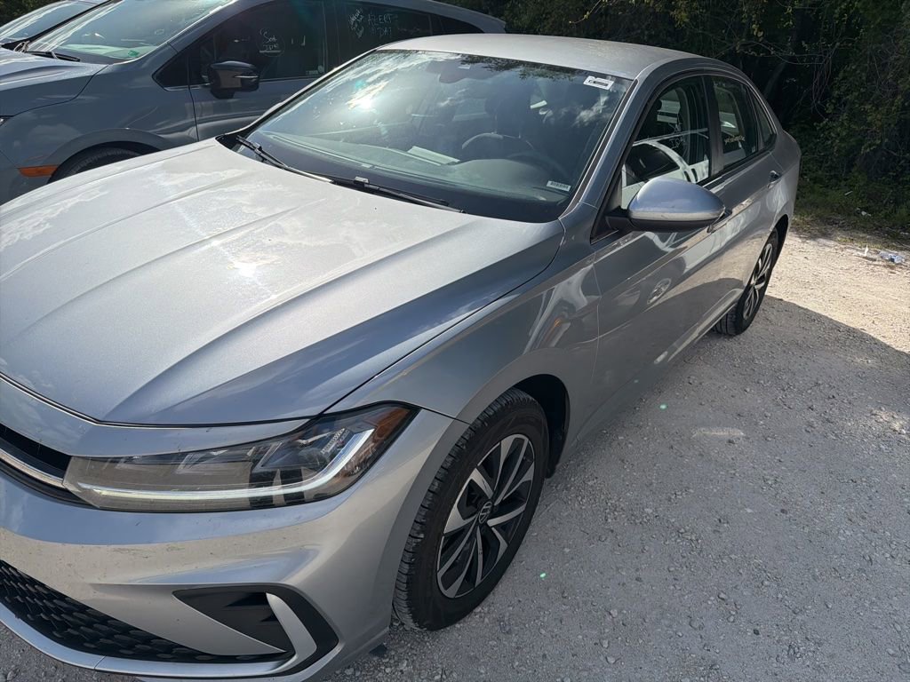 Used 2025 Volkswagen Jetta S image 1