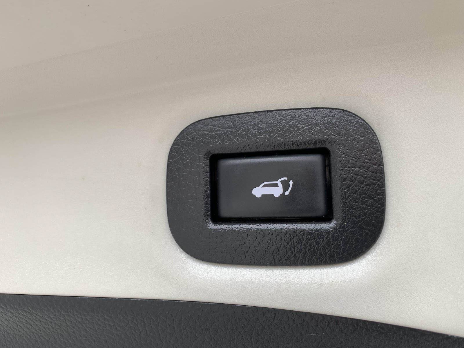 Used 2020 Nissan Rogue SV AWD/4WD image 39