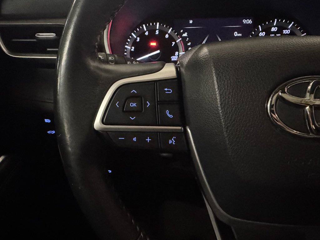 Used 2022 Toyota Highlander XLE image 27