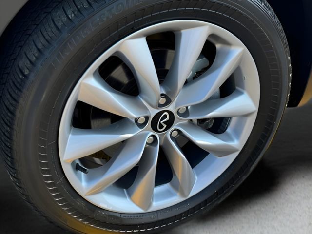 Used 2022 INFINITI QX50 Essential image 32