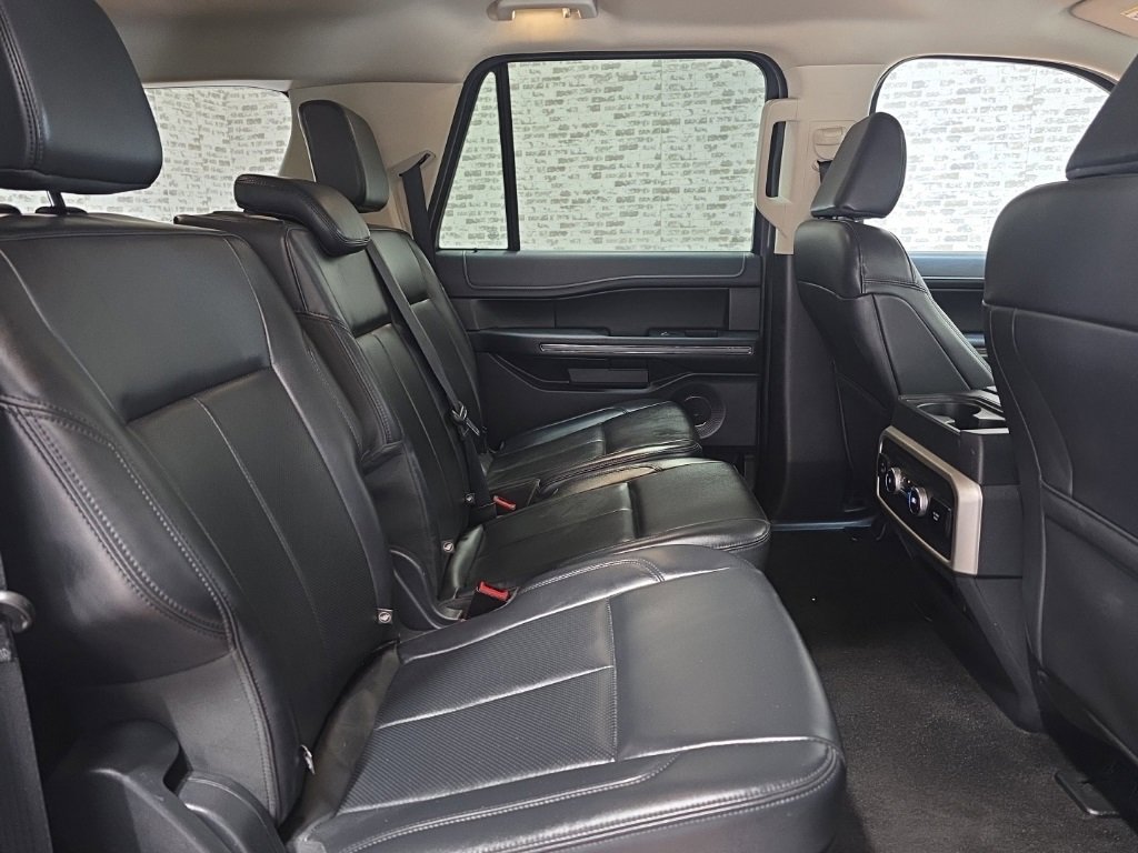 Used 2023 Ford Expedition Max XLT image 11