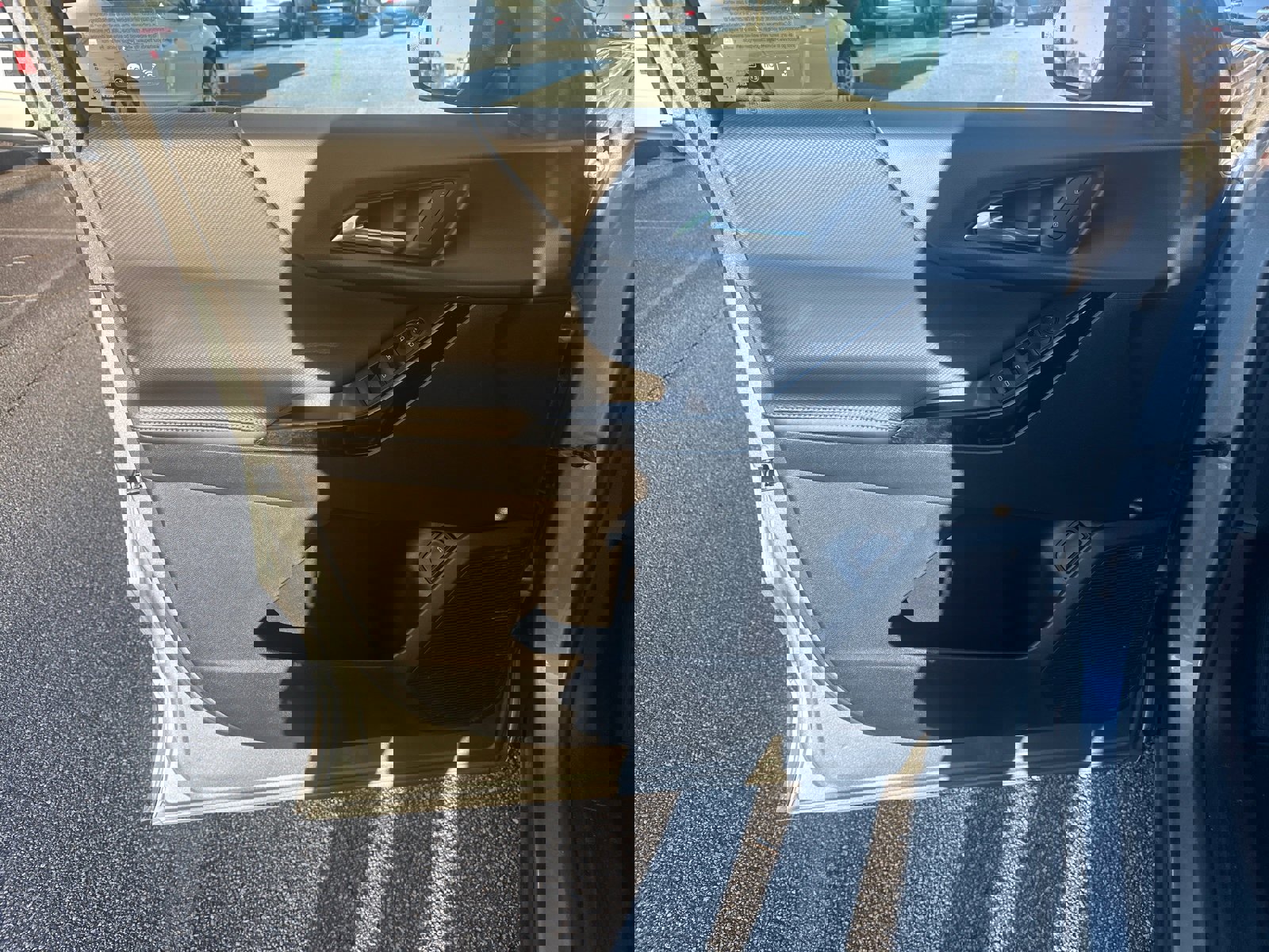 Used 2025 Chevrolet Equinox LT w/ Convenience Package II image 10