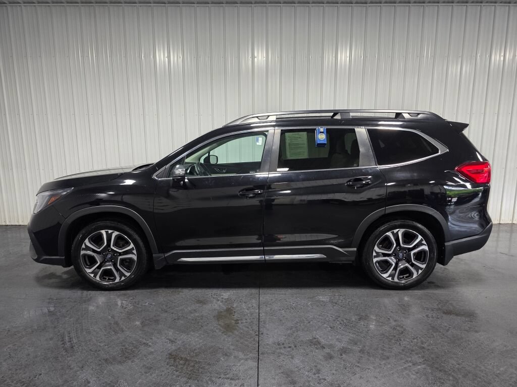 Used 2023 Subaru Ascent Limited w/ Technology Package AWD/4WD image 4