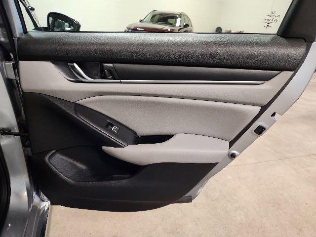 Used 2019 Honda Accord EX image 28