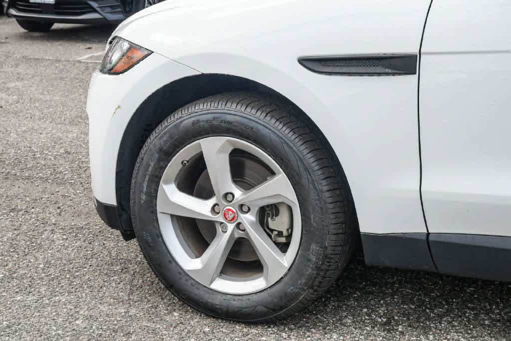 Used 2017 Jaguar F-PACE Premium AWD/4WD image 10