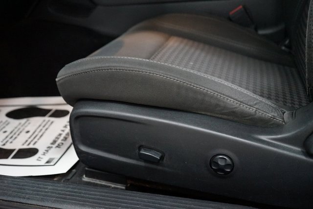 Used 2019 Dodge Challenger SXT image 25