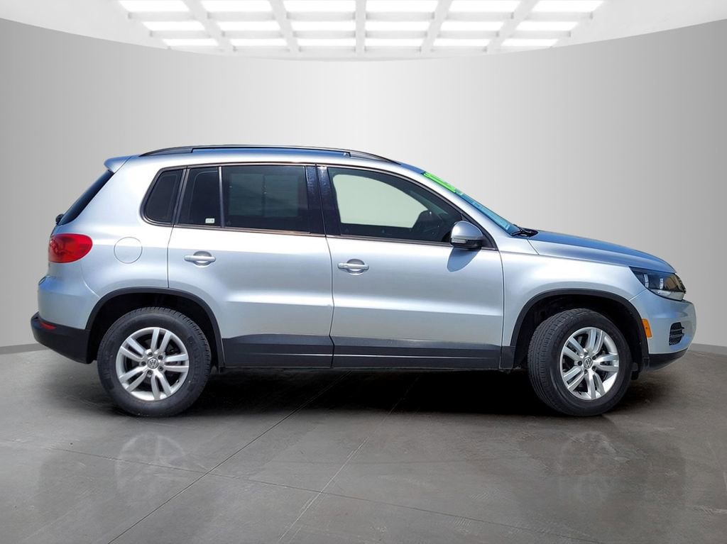 Used 2016 Volkswagen Tiguan S FWD image 3
