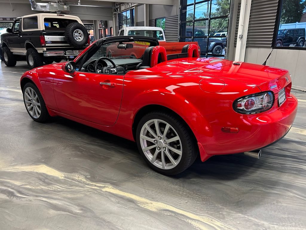 Used 2008 MAZDA MX-5 Miata Grand Touring RWD image 30