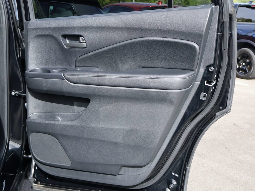 Certified 2025 Honda Passport EX-L image 14