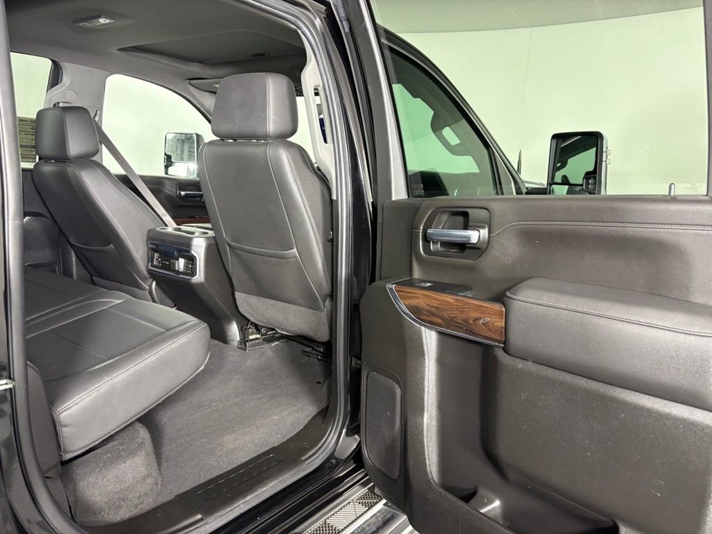 Used 2022 GMC Sierra 3500 SLT w/ SLT Premium Package image 34