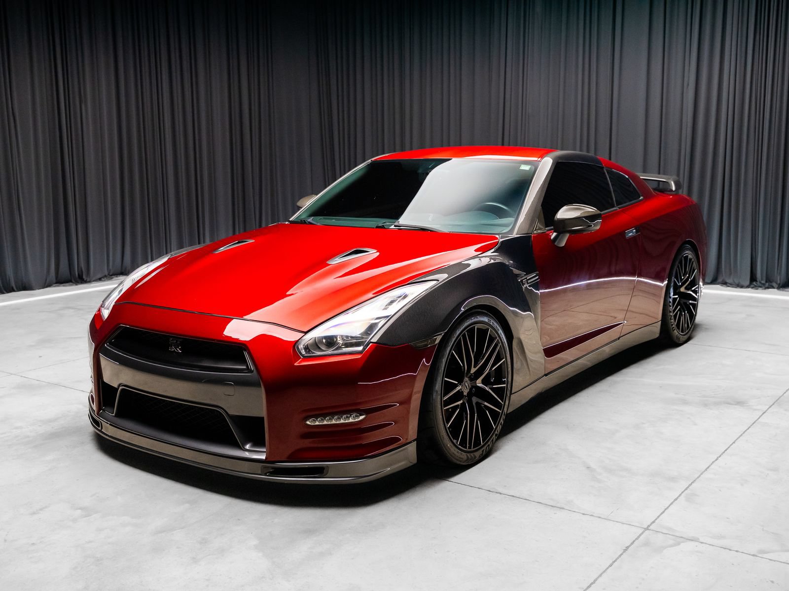 Used 2014 Nissan GT-R Premium AWD/4WD image 23