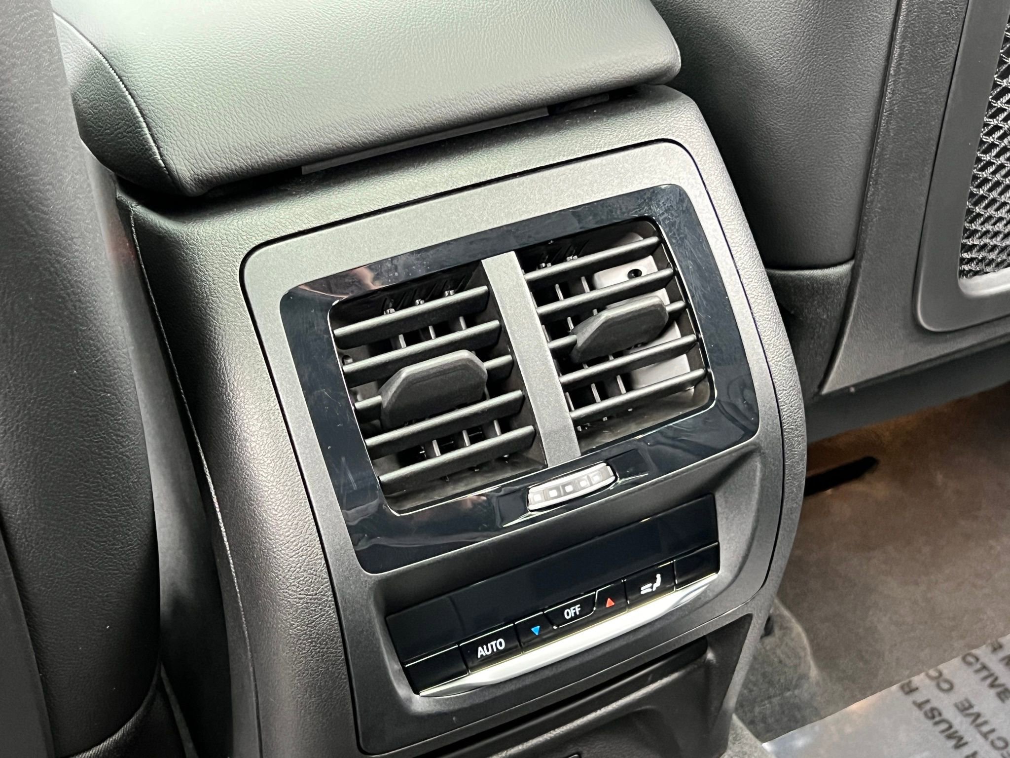 Used 2024 BMW X4 xDrive30i w/ M Sport Package image 18