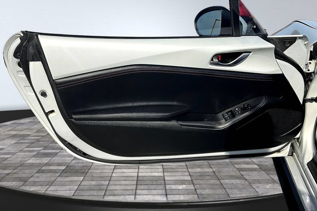 Used 2017 MAZDA MX-5 Miata RF Grand Touring RWD image 20