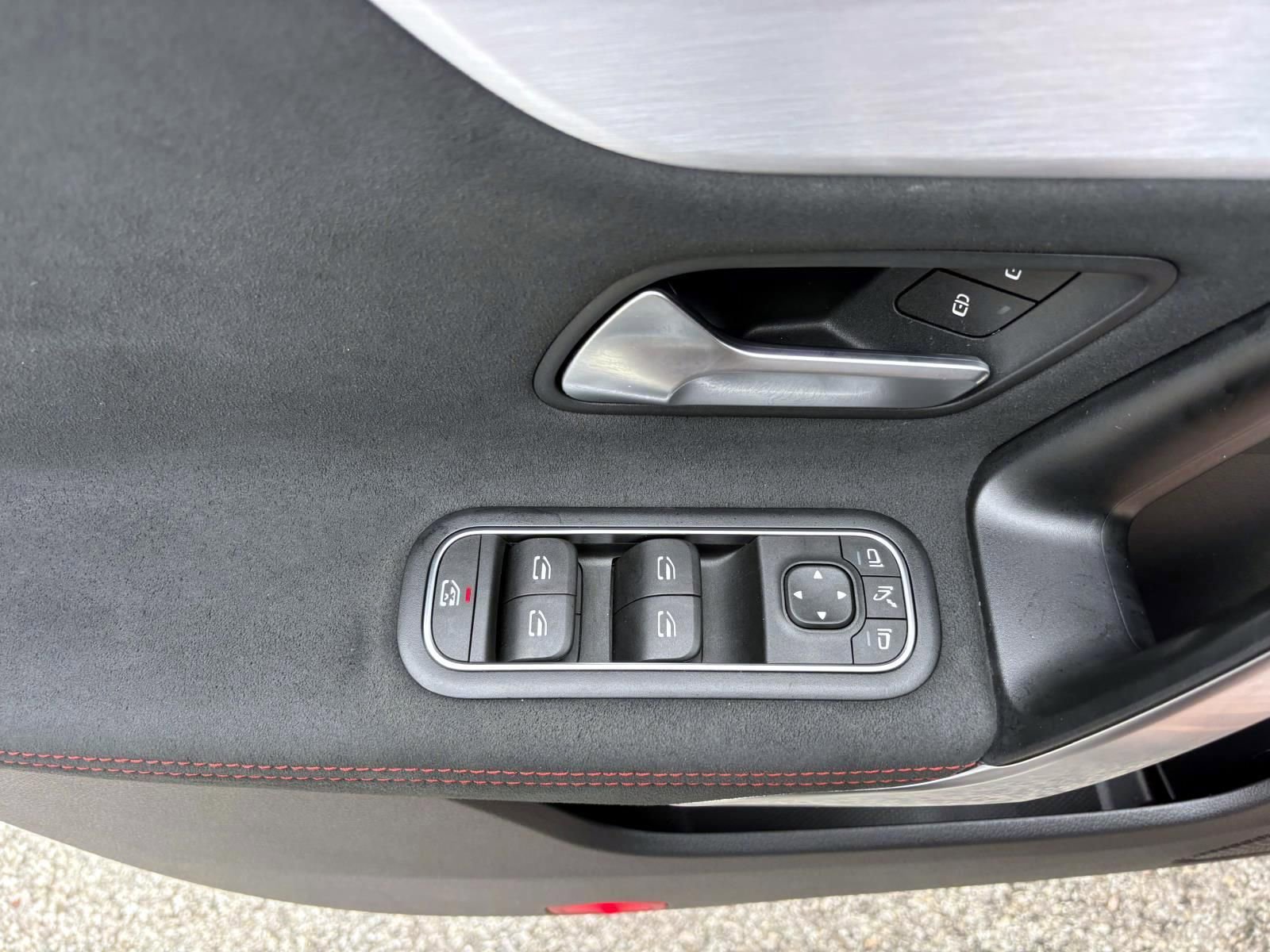 Used 2023 Mercedes-Benz CLA 250 4MATIC image 13